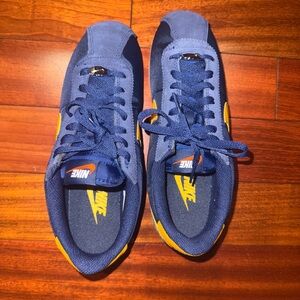 Nike Classic Blue and Yellow Sneakers never worn